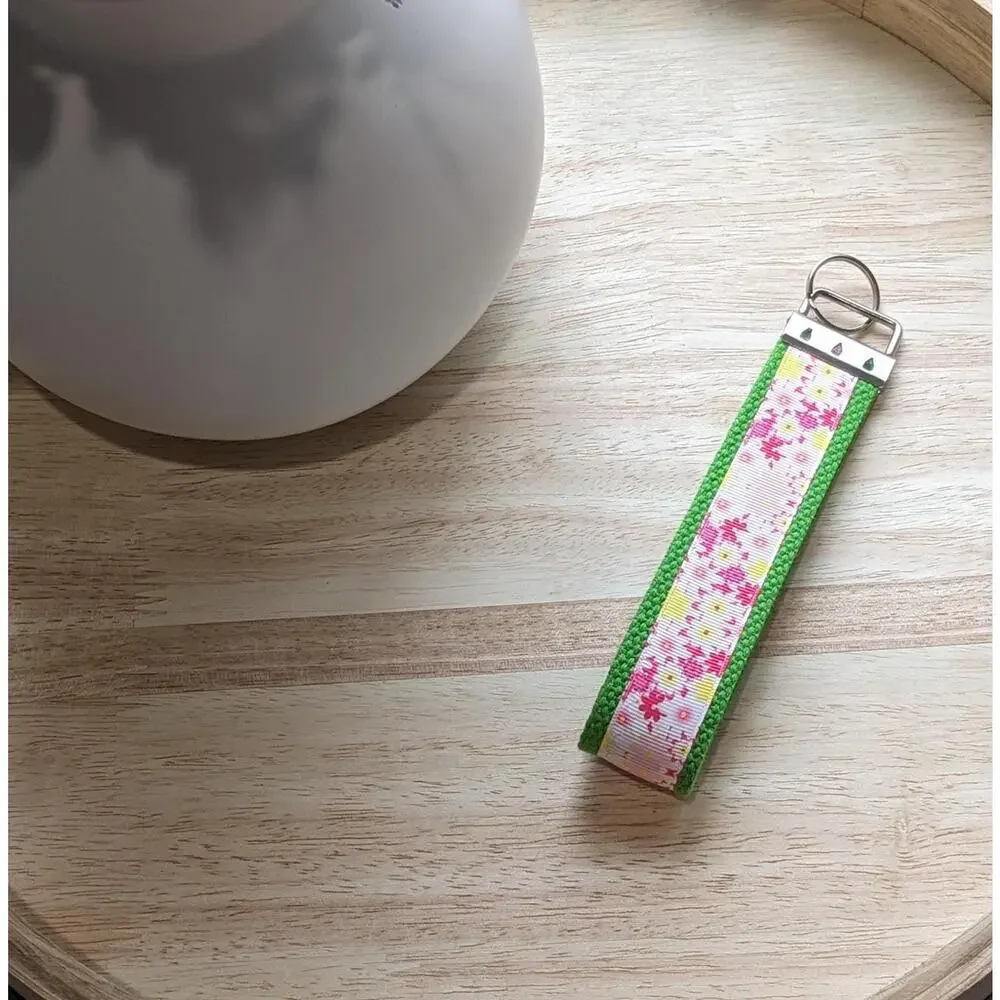Floral Keychain Wristlet Handmade Boho Fabric Key FOB Sturdy‎ Daisy Flower Pink